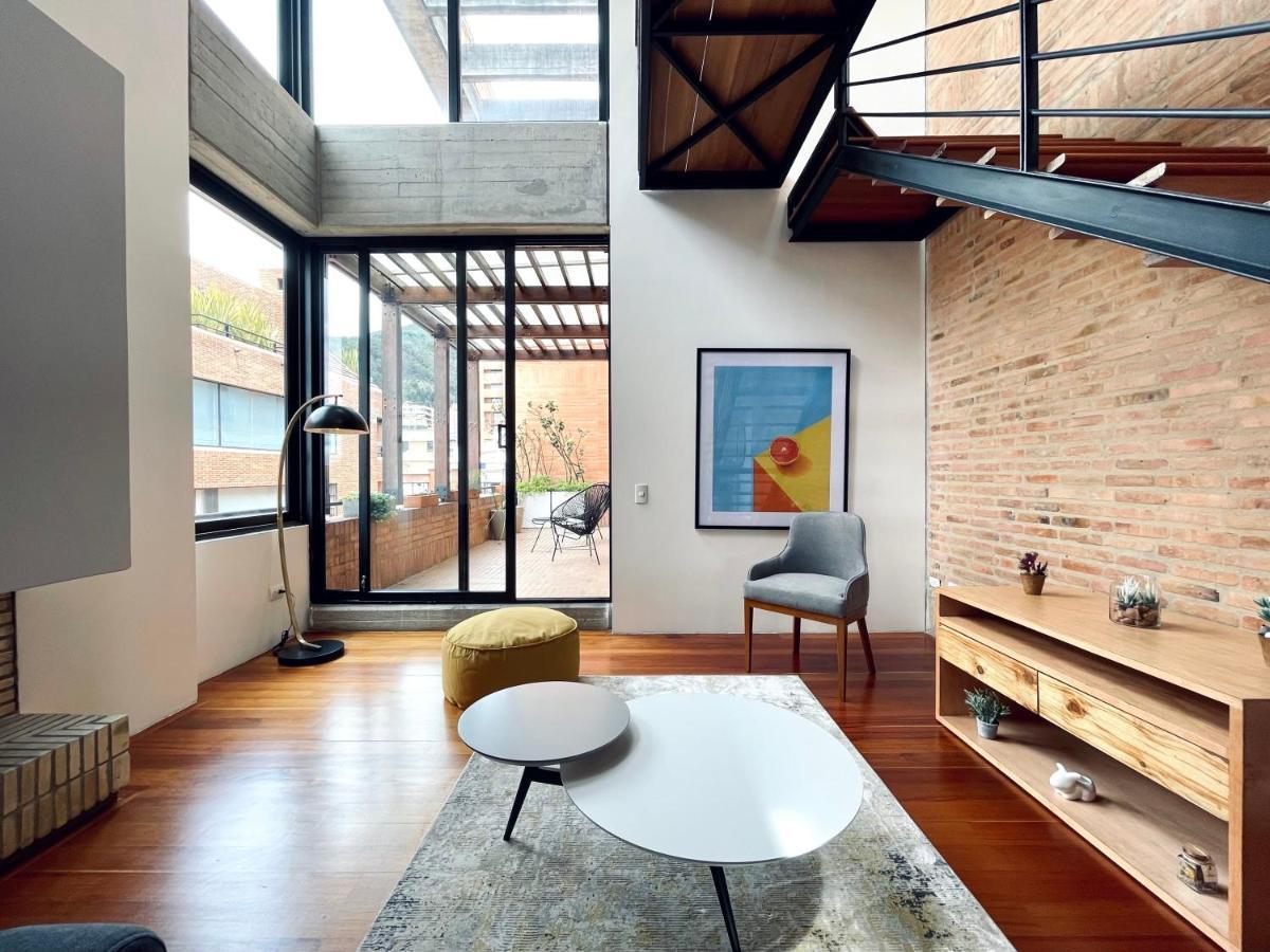 Dazzling Duplex Penthouse In Rosales Bogotá