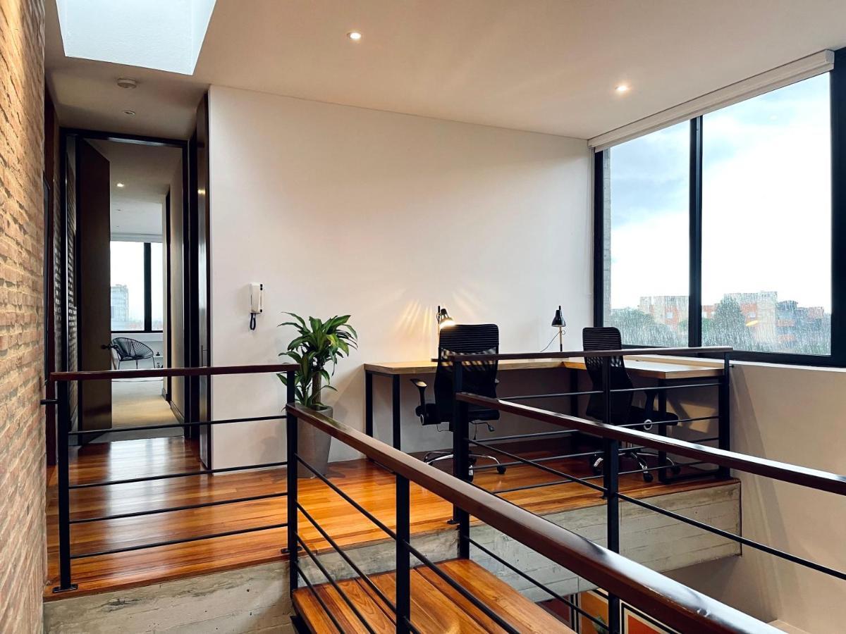 Dazzling Duplex Penthouse In Rosales Bogotá